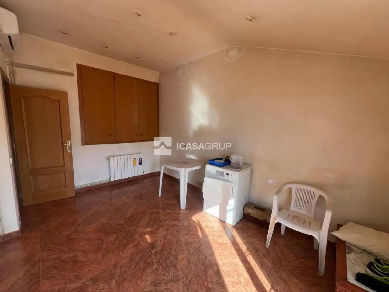 Attic for sale in Rubí  with Air Conditioner, Heating and Private garden