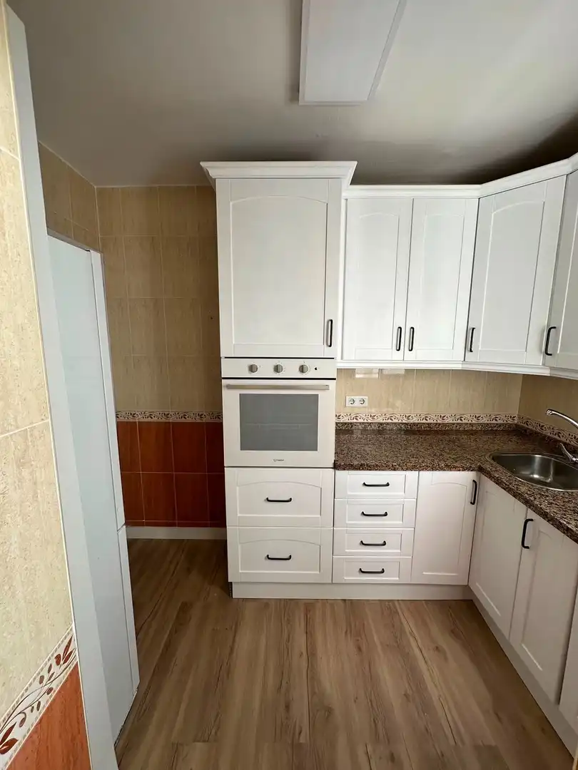Cocina de Apartamento de alquiler en Torremolinos con Aire acondicionado, Calefacción y Amueblado