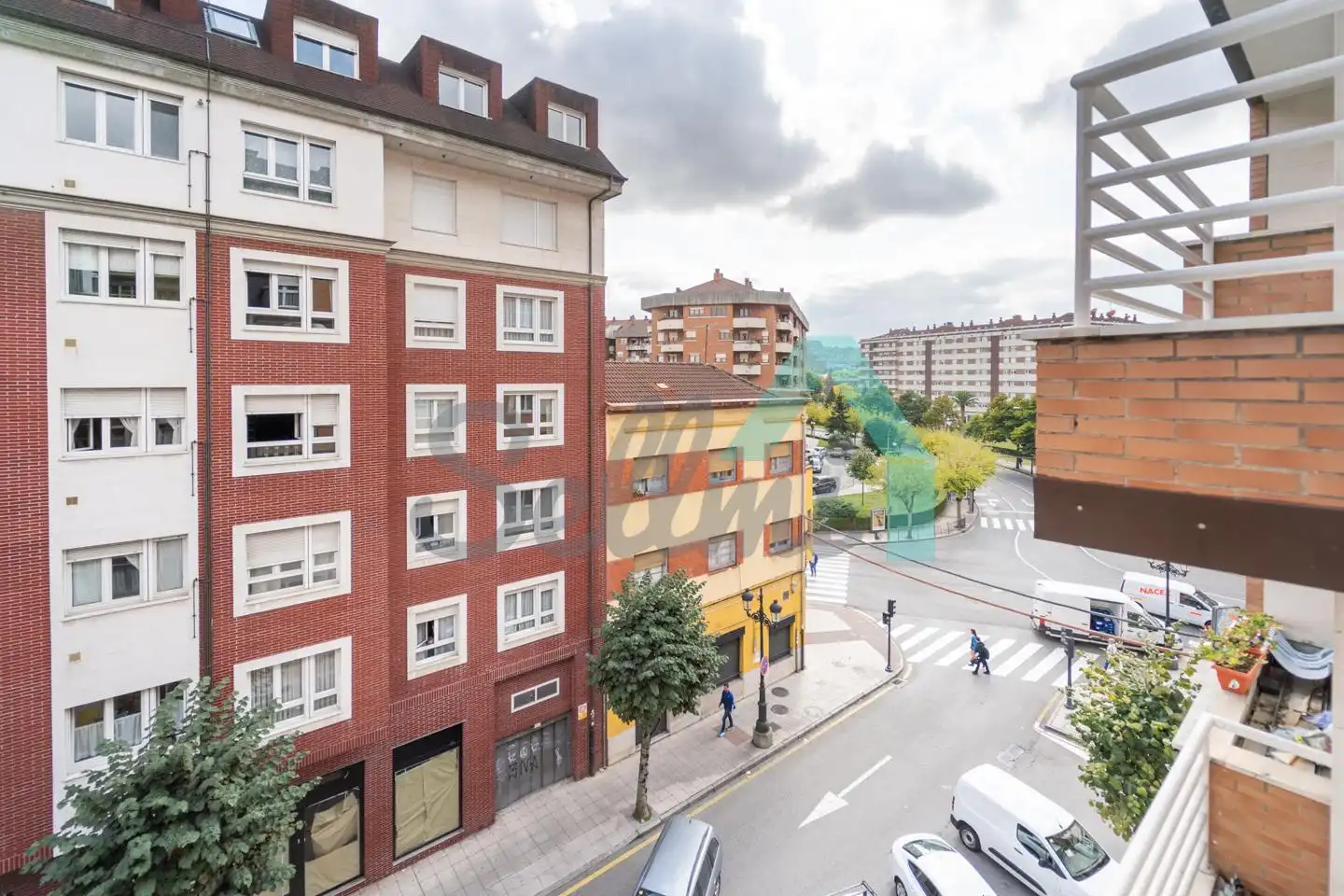 Vista exterior de Piso para compartir en Oviedo  con Calefacción y Amueblado