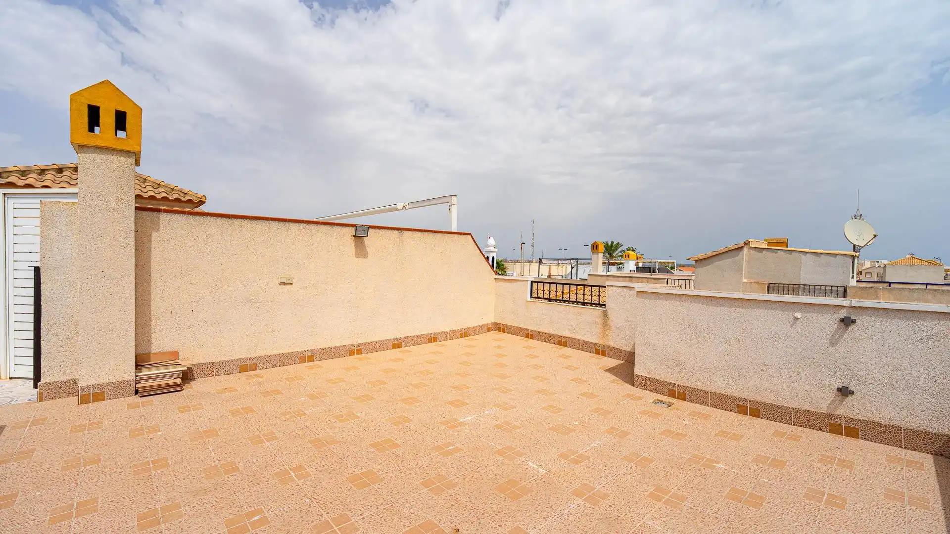 Terrassa de Casa o xalet en venda en Torrevieja amb Moblat, Balcó i Piscina comunitària
