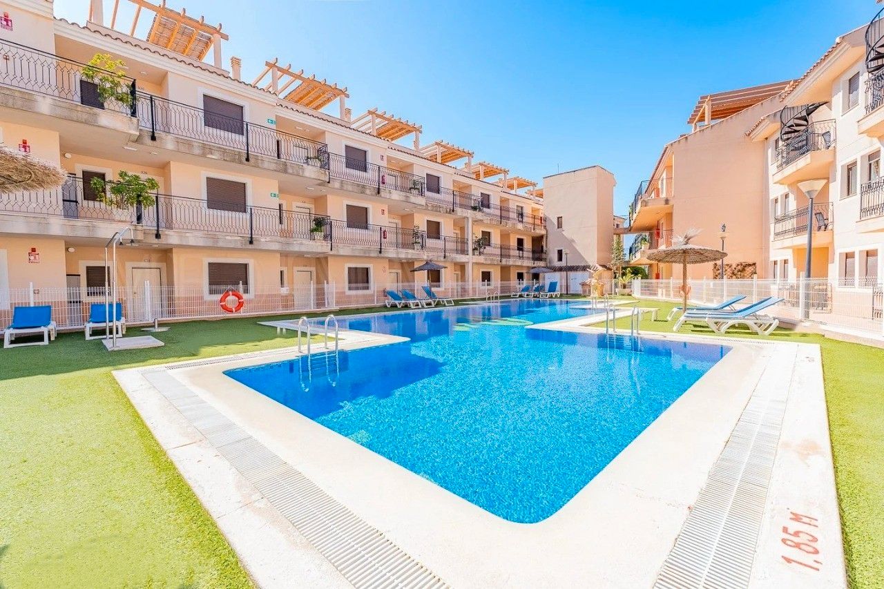 Piscina de Apartament en venda en Águilas amb Aire condicionat, Moblat i Balcó