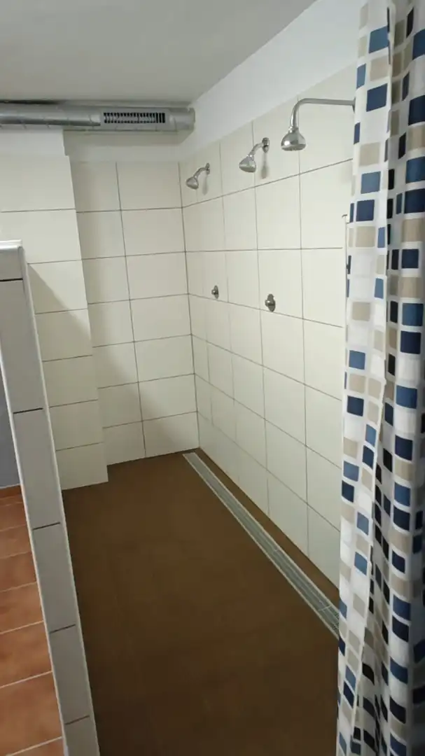 Bany de Local de lloguer en Premià de Dalt amb Aire condicionat i Alarma