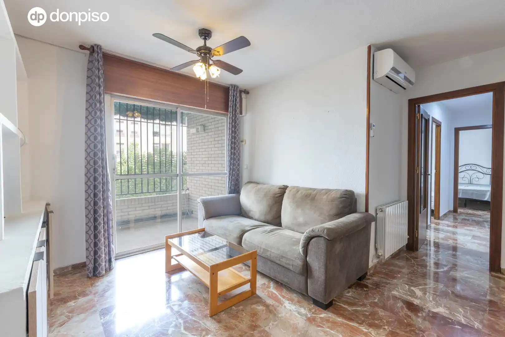 Sala de estar de Piso en venta en Granada con Aire acondicionado