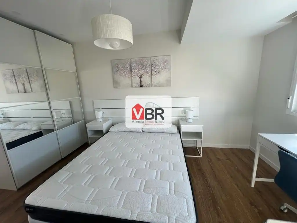 Schlafzimmer von Wohnung zur Miete in Valencia mit Klimaanlage, Heizung und Terrasse