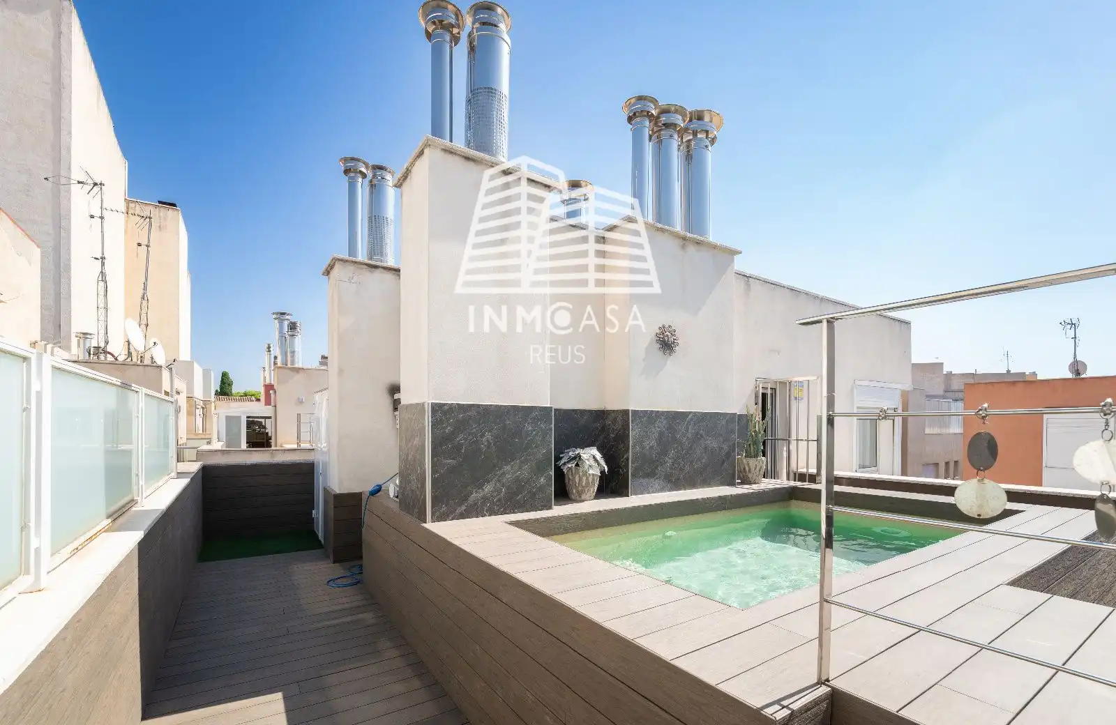Exterior view of Duplexes for sale in Reus  with Air Conditioner, Terrace and Swimming Pool