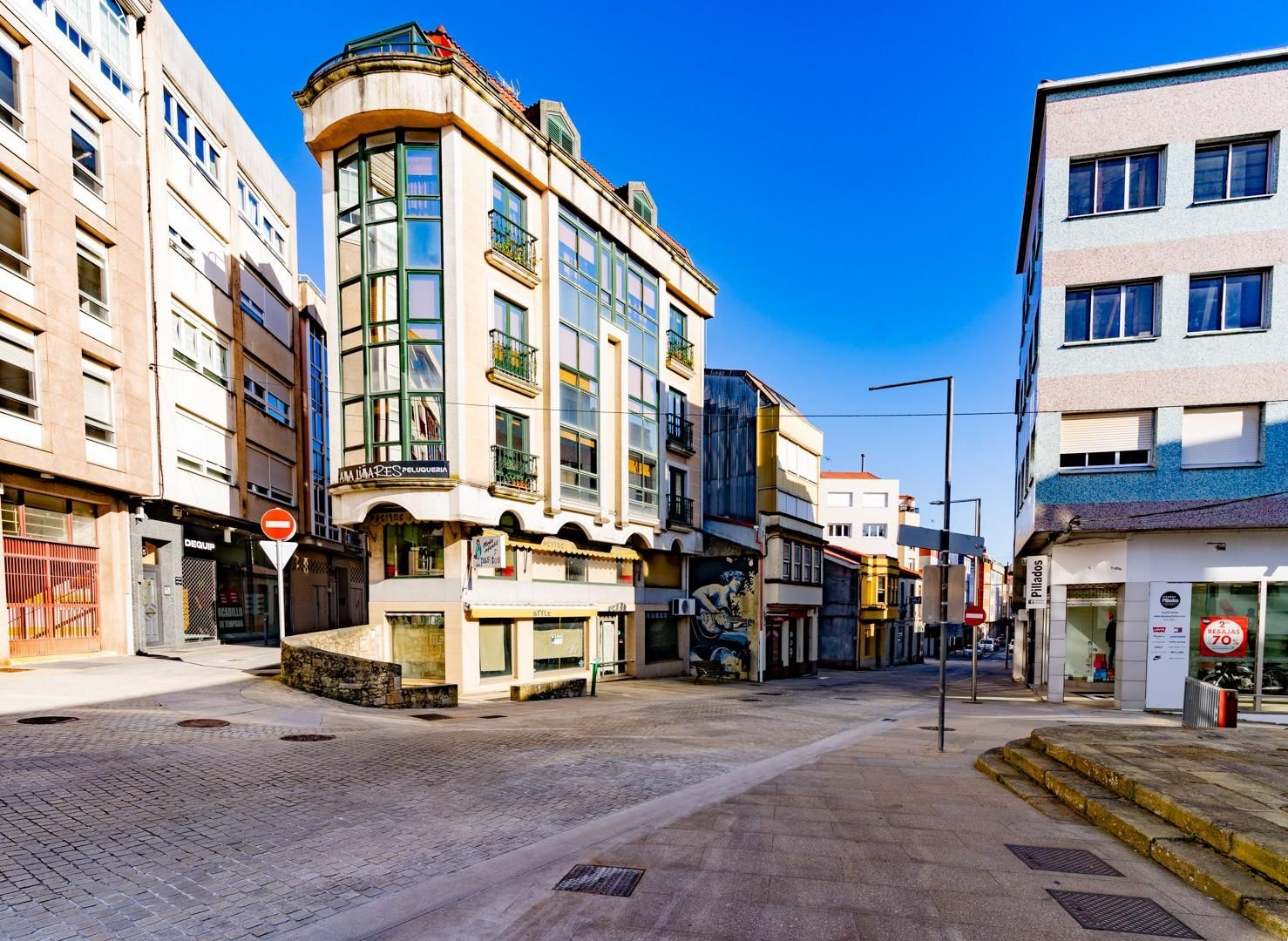 Außenansicht von Geschaftsraum zum Verkauf in Carballo