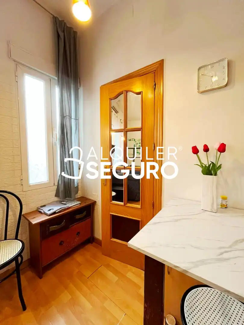 Habitación de Estudio de alquiler en Madrid con Aire acondicionado, Calefacción y Amueblado