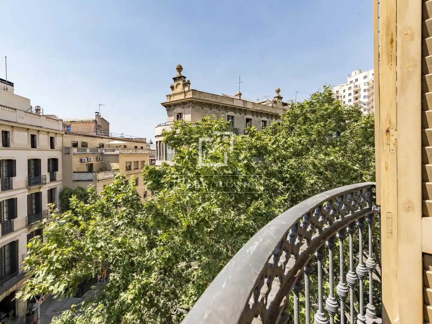 Außenansicht von Wohnung zum Verkauf in Barcelona mit Klimaanlage, Parkett und Terrasse