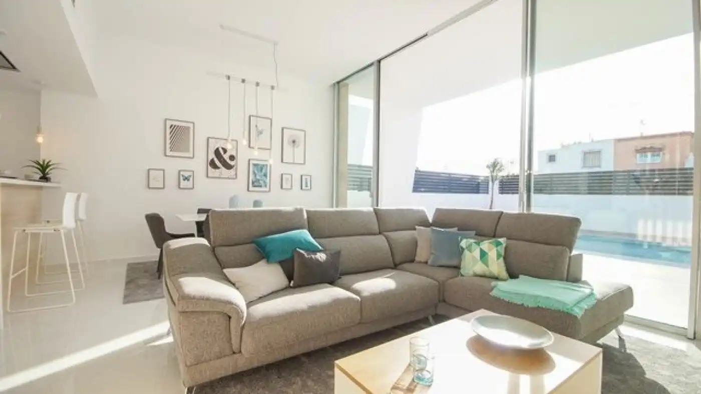 Chalet con piscina en venta en Zona Carrefour - Urbanizaciones, imagen 5