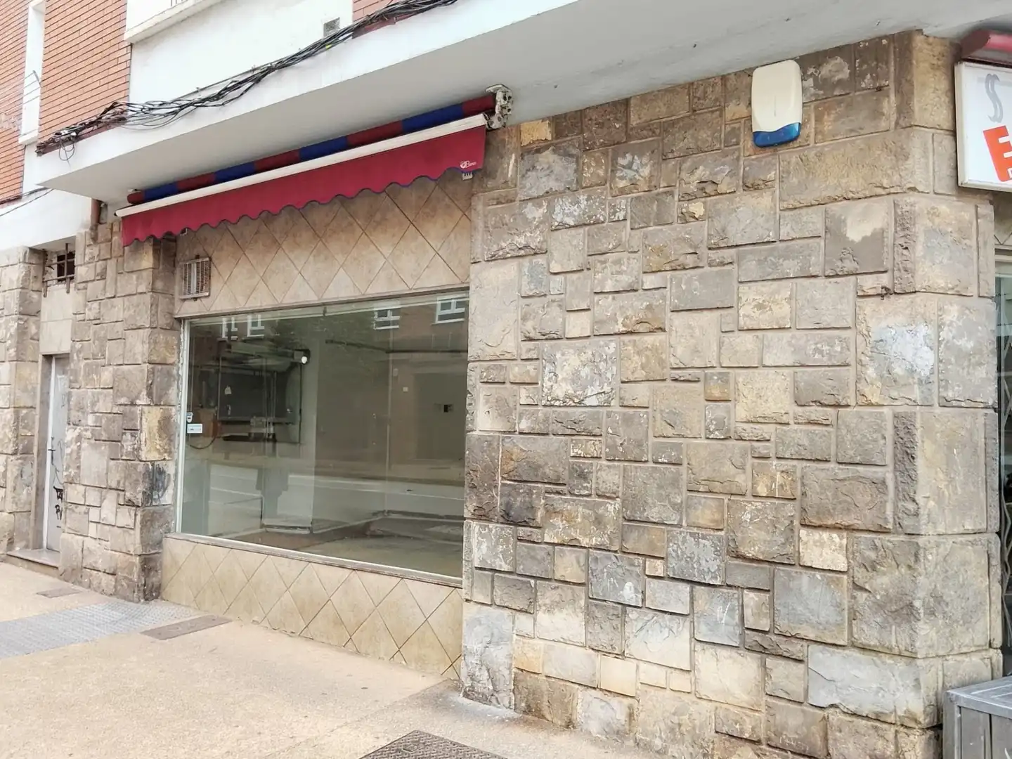 Business premises for sale in Calle de Ceriñola, imagen 3
