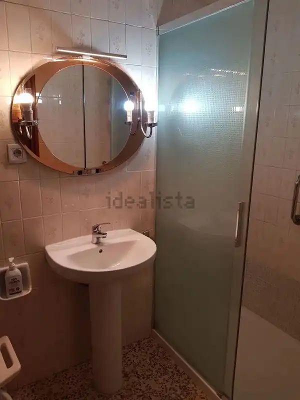 Badezimmer von Wohnung zur Miete in Granada mit Heizung, Möbliert und Ofen
