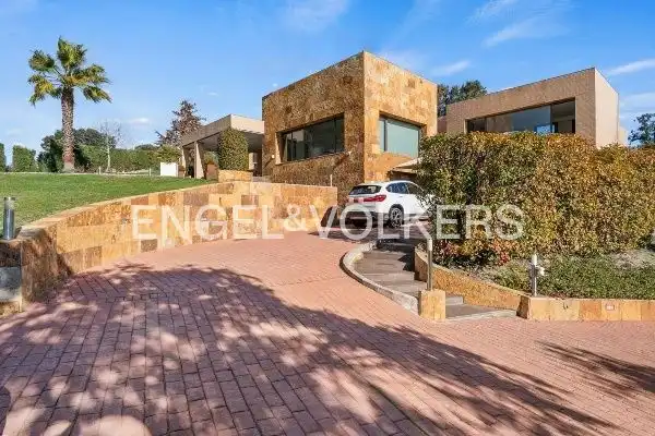 Vista exterior de Finca rústica de alquiler en Las Rozas de Madrid con Calefacción