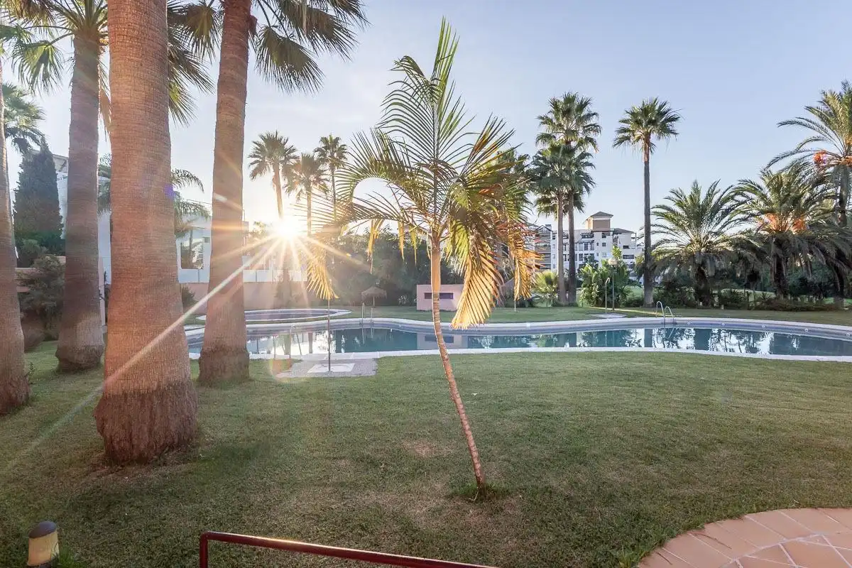 Jardín de Casa adosada en venta en Motril con Terraza, Balcón y Piscina comunitaria