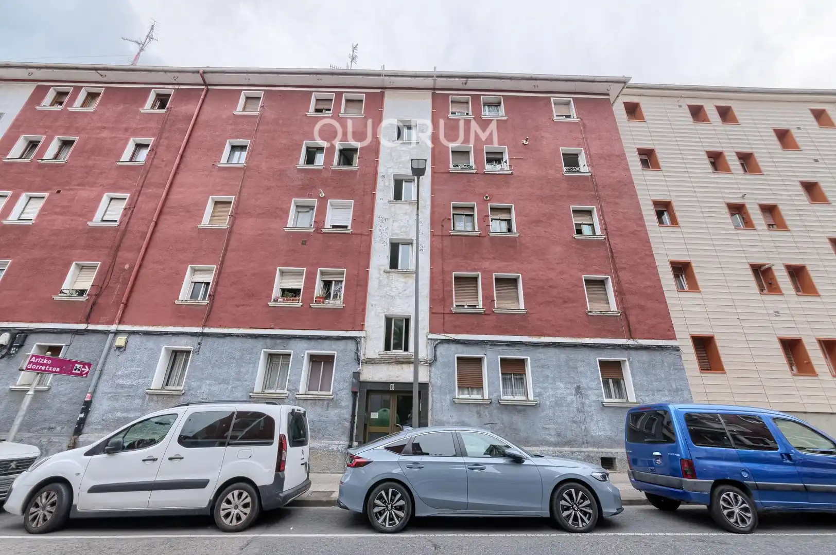 Vista exterior de Piso en venta en Basauri  con Calefacción, Trastero y Amueblado