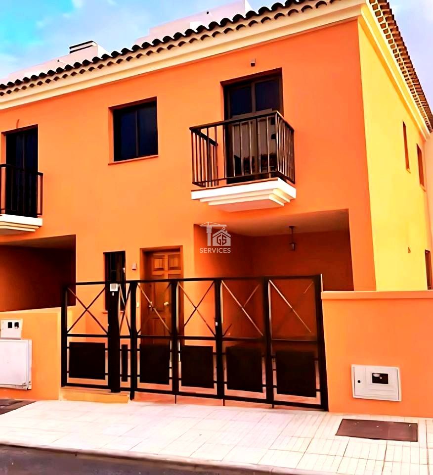 Vista exterior de Casa o xalet en venda en Adeje amb Aire condicionat, Jardí privat i Terrassa