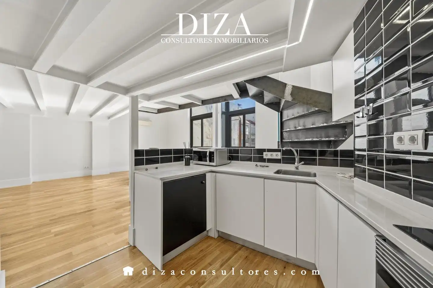 Kitchen of Flat for rent in Madrid  with Air Conditioner and Heating