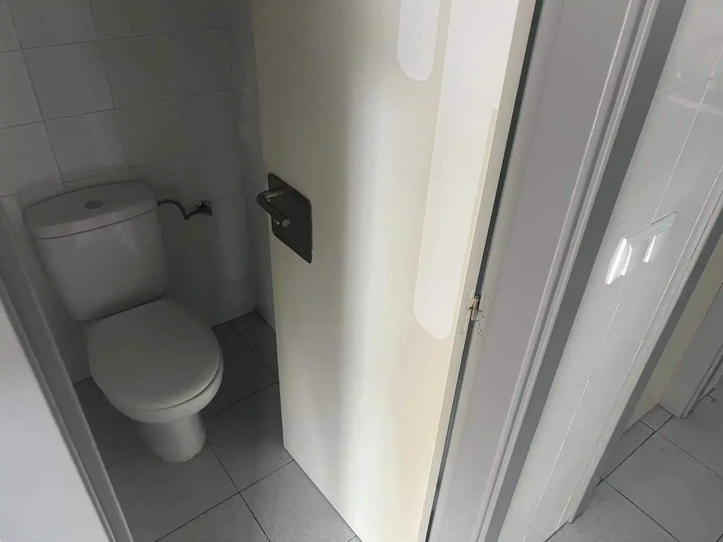 Bany de Oficina de lloguer en A Coruña Capital  amb Aire condicionat i Internet