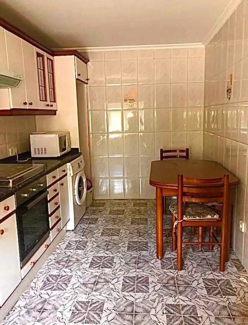 Cuina de Casa o xalet de lloguer en Arenas de Iguña amb Calefacció, Parquet i Terrassa