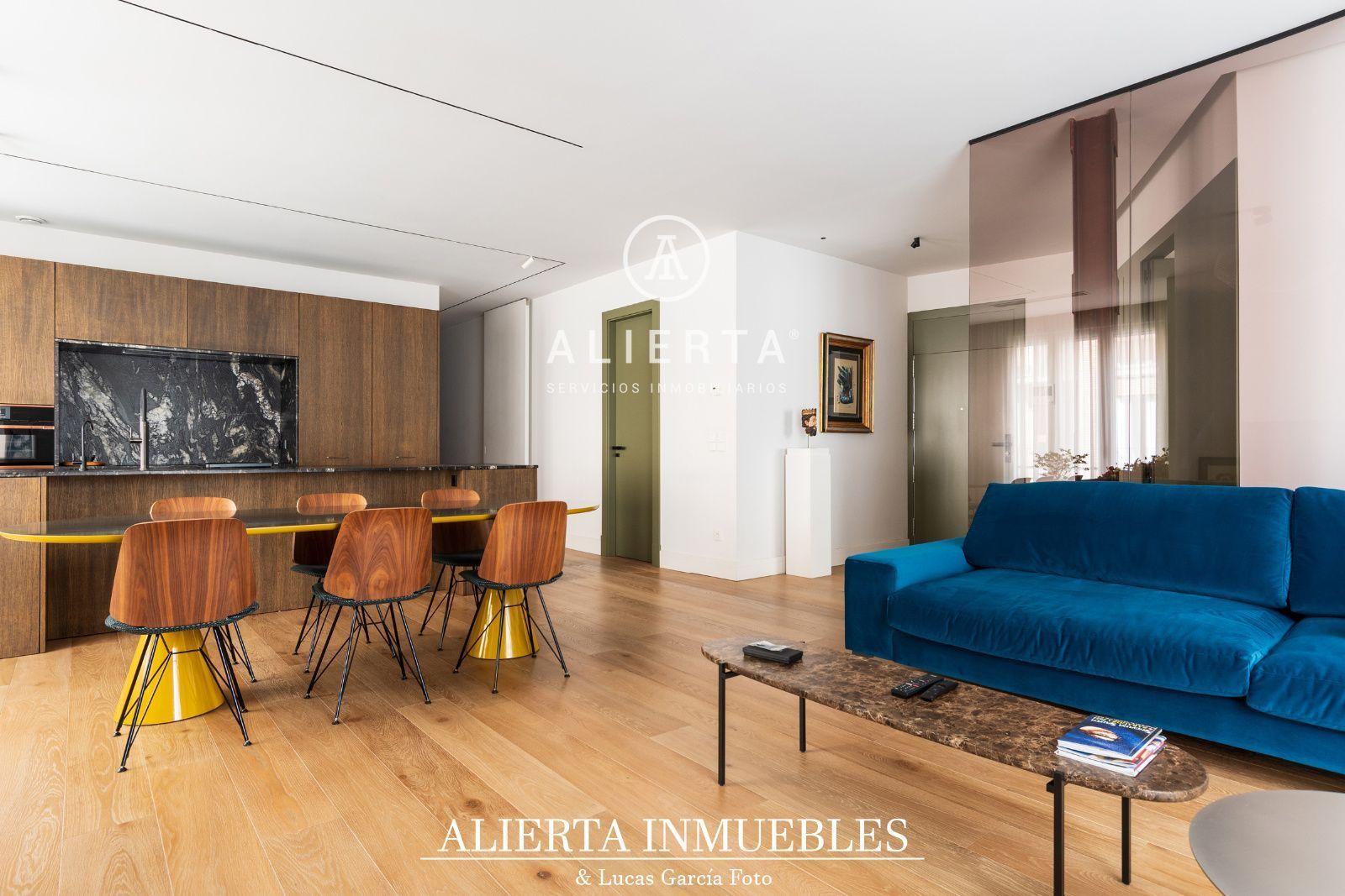 Living room of Flat for sale in  Zaragoza Capital  with Air Conditioner, Heating and Storage room