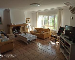 Wohnzimmer von Einfamilien-Reihenhaus miete in Carbajosa de la Sagrada mit Terrasse und Balkon