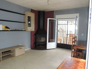 Casa aparellada en venda a Calle Abedul