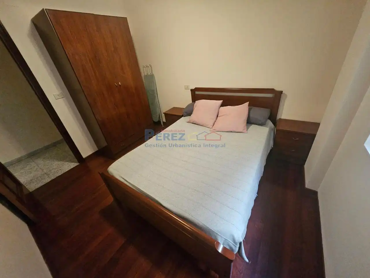 Schlafzimmer von Wohnungen zur Miete in Cabanas mit Heizung, Parkett und Abstellraum