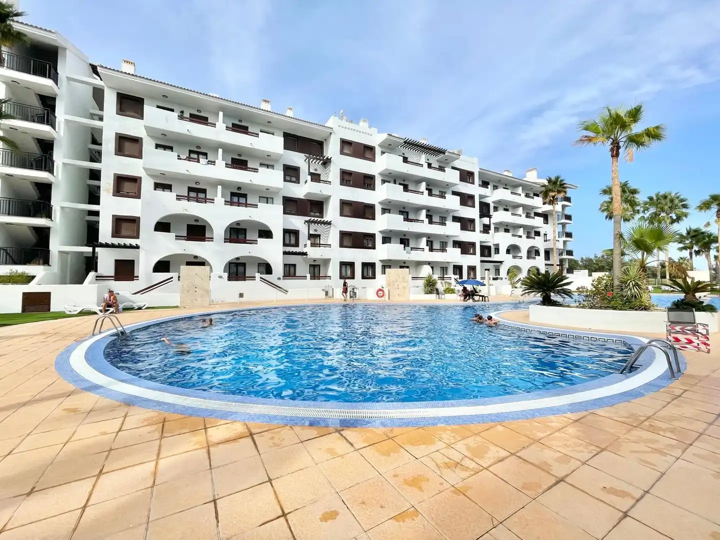 Piscina de Apartament de lloguer en Los Alcázares amb Aire condicionat, Piscina i Moblat