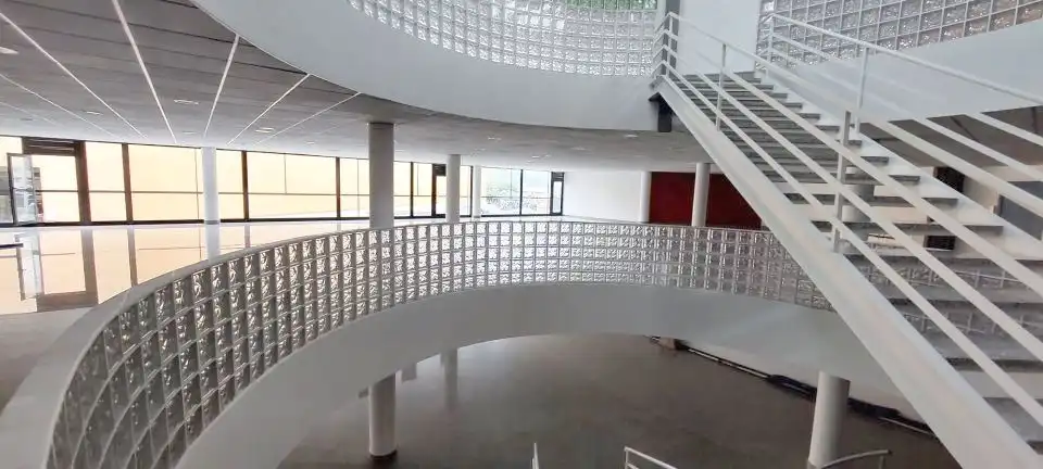 Fabrikhallen zum Verkauf in Camargo