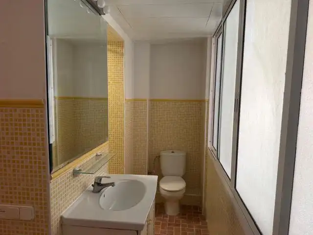 Baño de Piso en venta en Barcelona con Parquet, Horno y Balcón