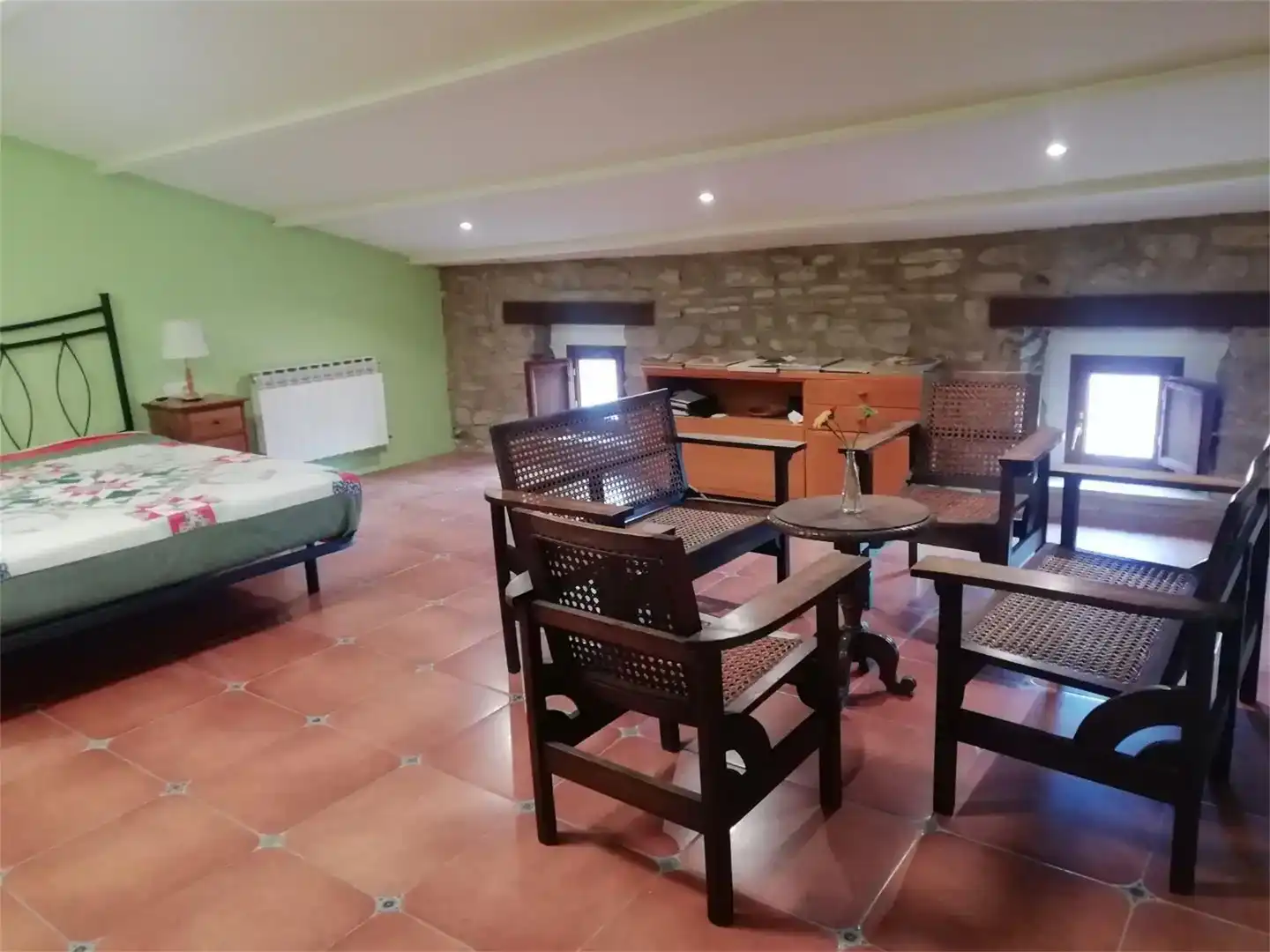 Casa adosada en venda en Aras amb Parquet, Traster i Forn