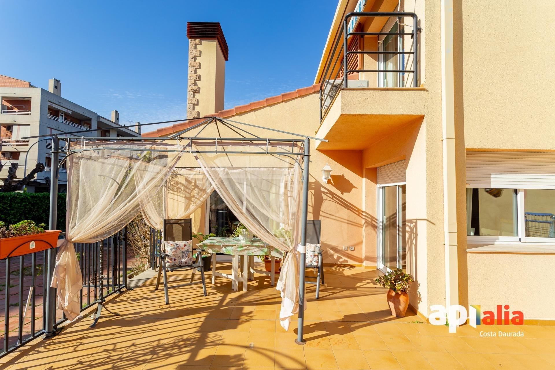 Terrace of House or chalet for sale in Salou  with Heating, Private garden and Parquet flooring