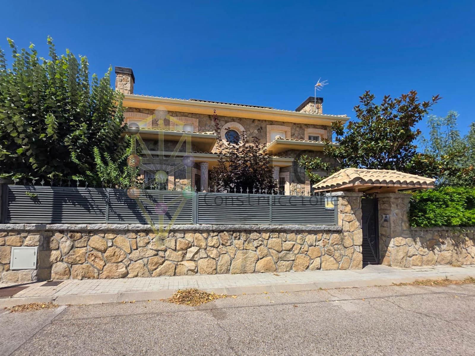 Exterior view of House or chalet for sale in Guadarrama  with Heating, Private garden and Terrace