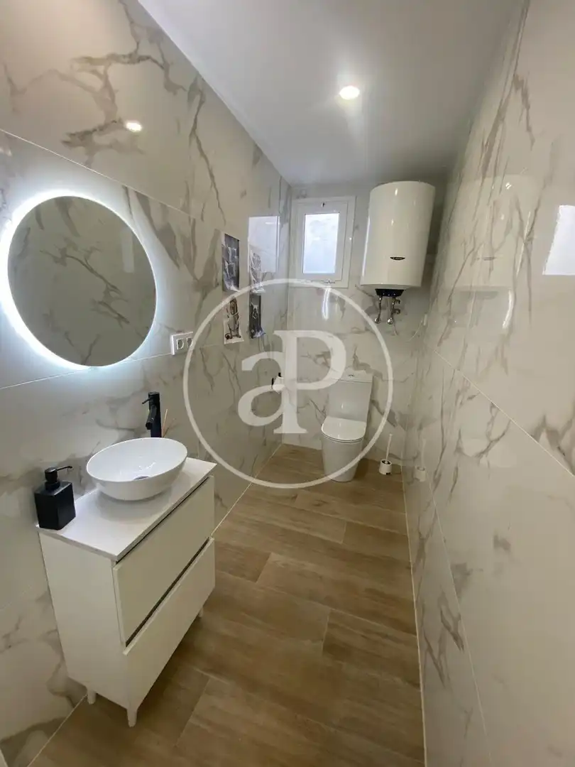 Badezimmer von Wohnung zur Miete in Paiporta mit Klimaanlage, Heizung und Terrasse