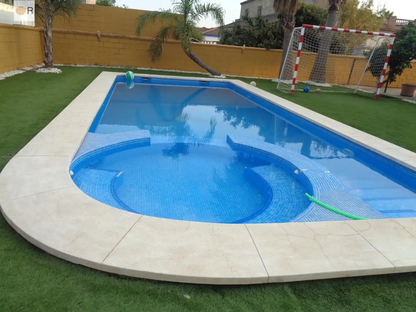 Piscina de Casa o chalet en venta en Córdoba con Aire acondicionado, Jardín privado y Trastero