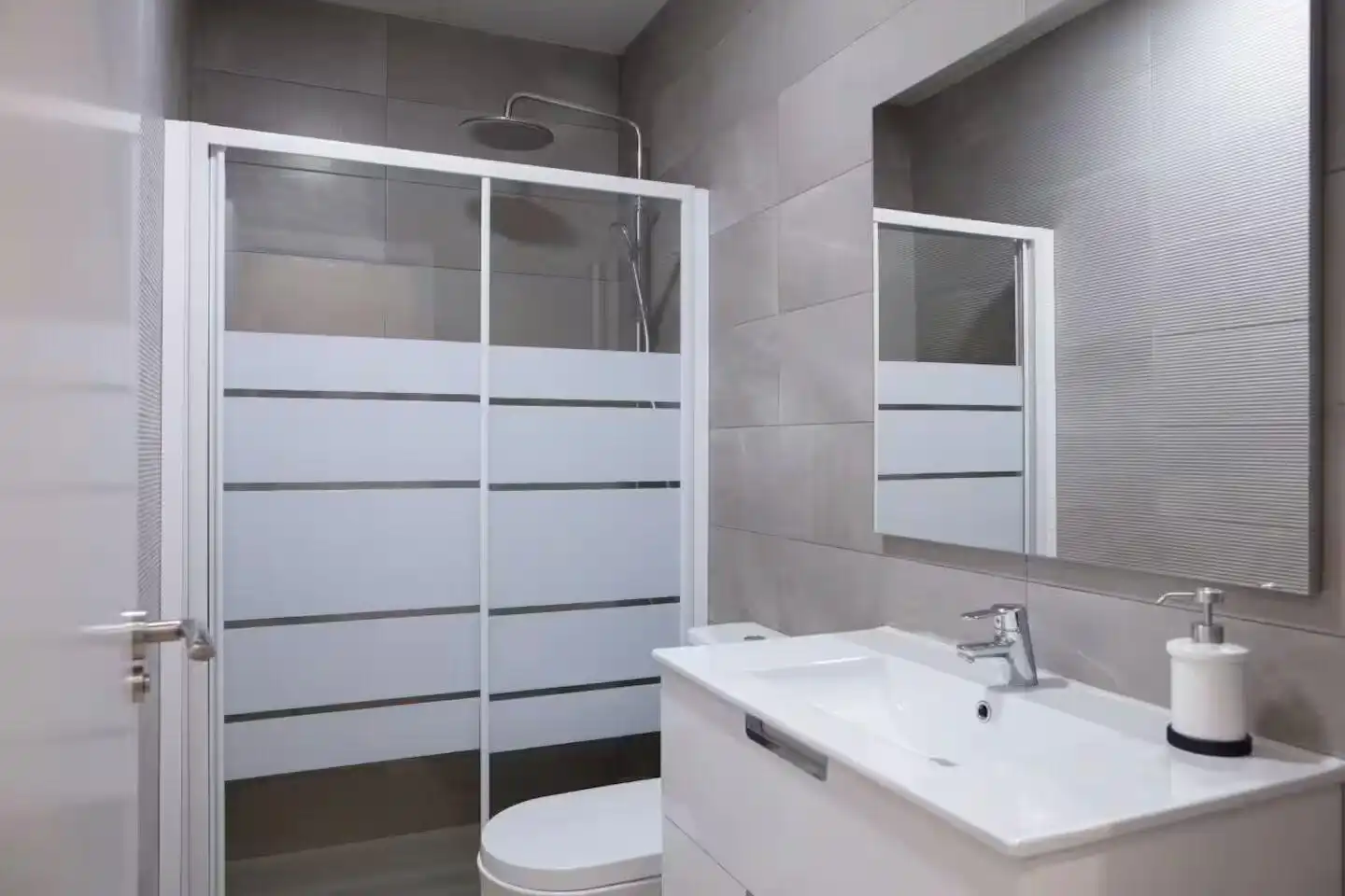 Badezimmer von Wohnung zur Miete in Casas Verdes - Ermita