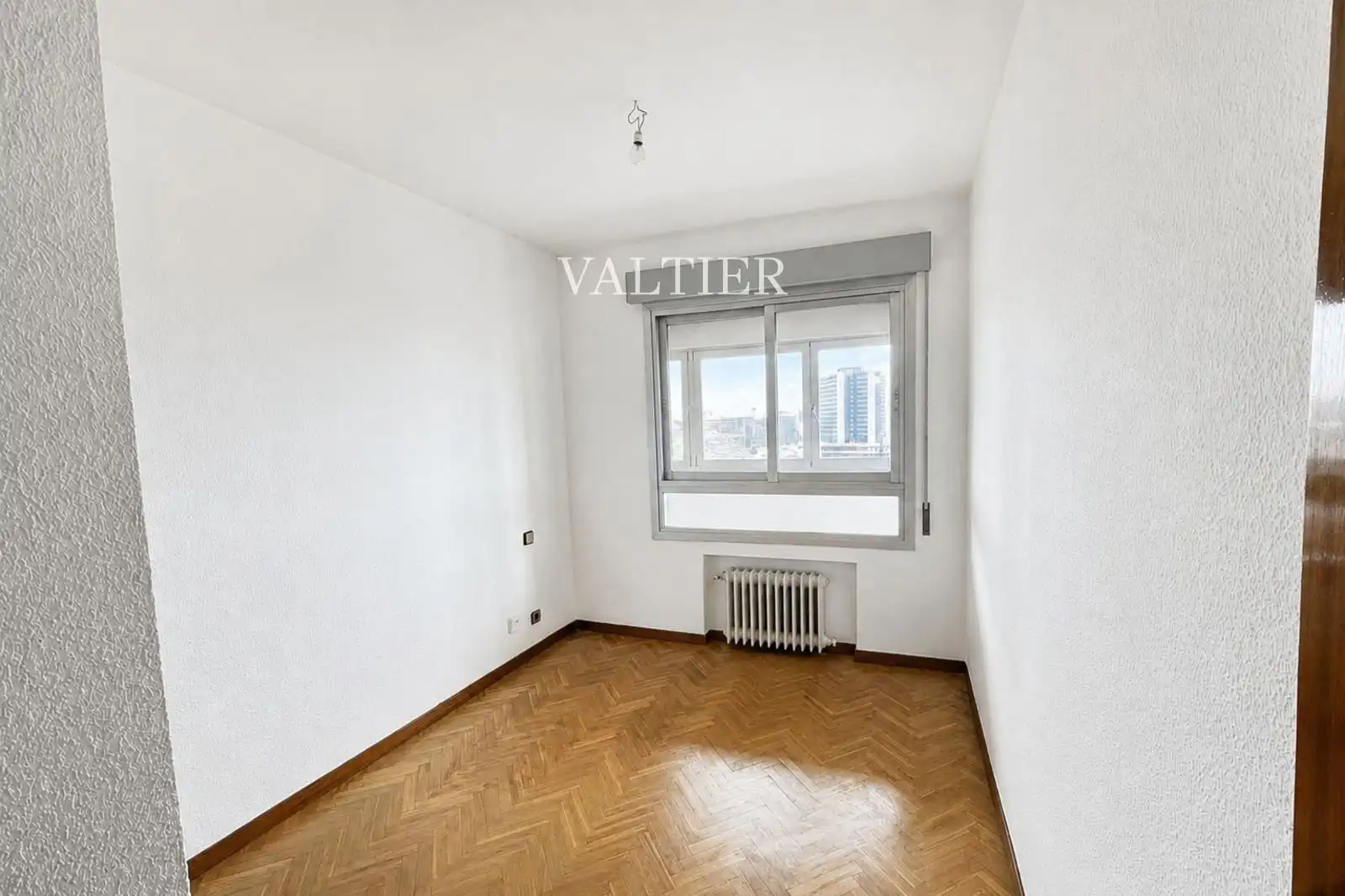 Schlafzimmer von Wohnung zur Miete in Madrid mit Klimaanlage und Terrasse
