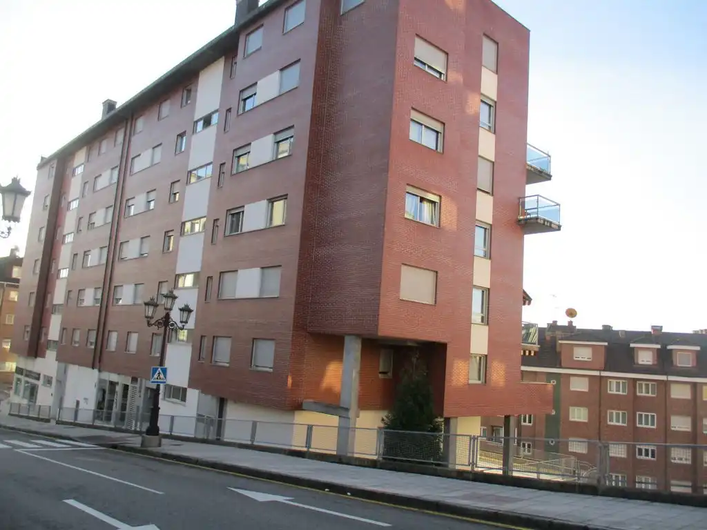 Vista exterior de Garaje de alquiler en Oviedo 