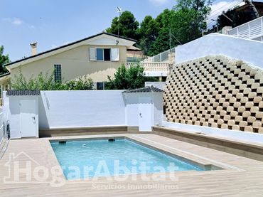 Villa mit Balkon zum Verkauf in Calicanto - Cumbres de Calicanto - Santo Domingo