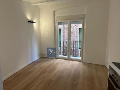 Dormitori de Apartament en venda en  Barcelona Capital amb Parquet i Balcó