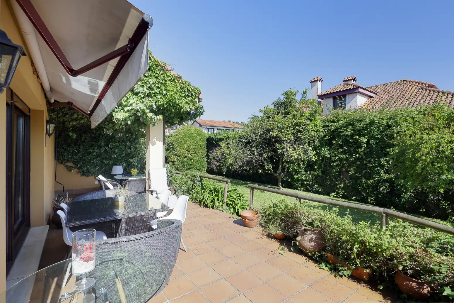 Terrassa de Casa o xalet en venda en Gijón  amb Calefacció, Terrassa i Traster