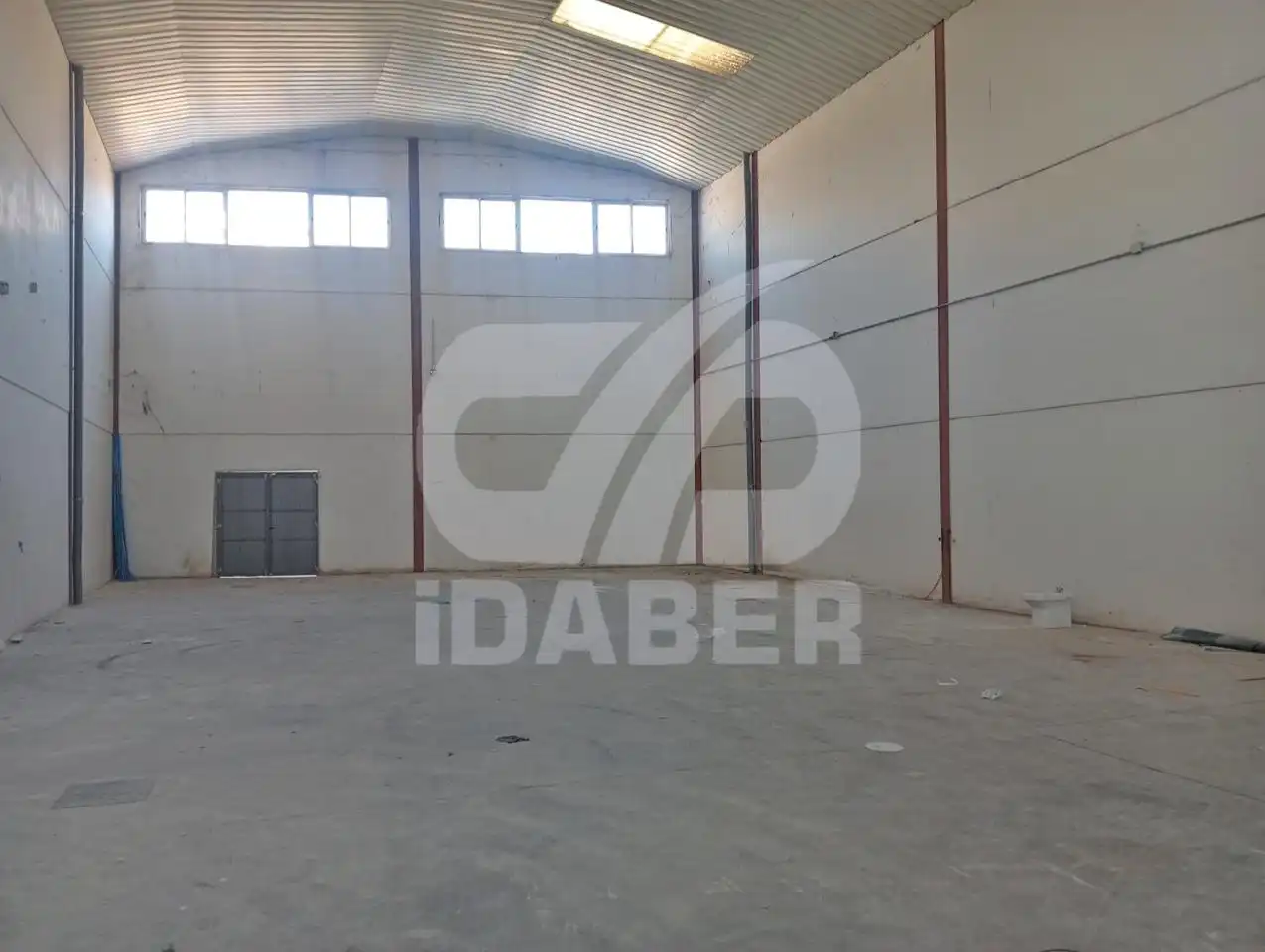 Industrial building to rent in Yeles