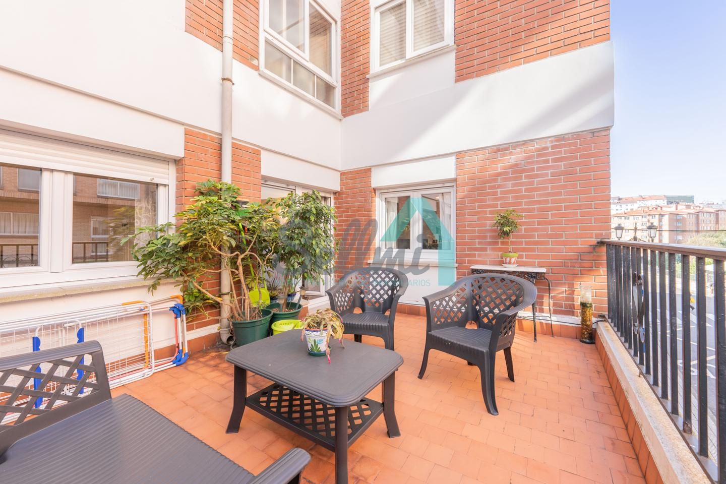 Terrassa de Planta baixa de lloguer en Oviedo  amb Calefacció, Terrassa i Moblat