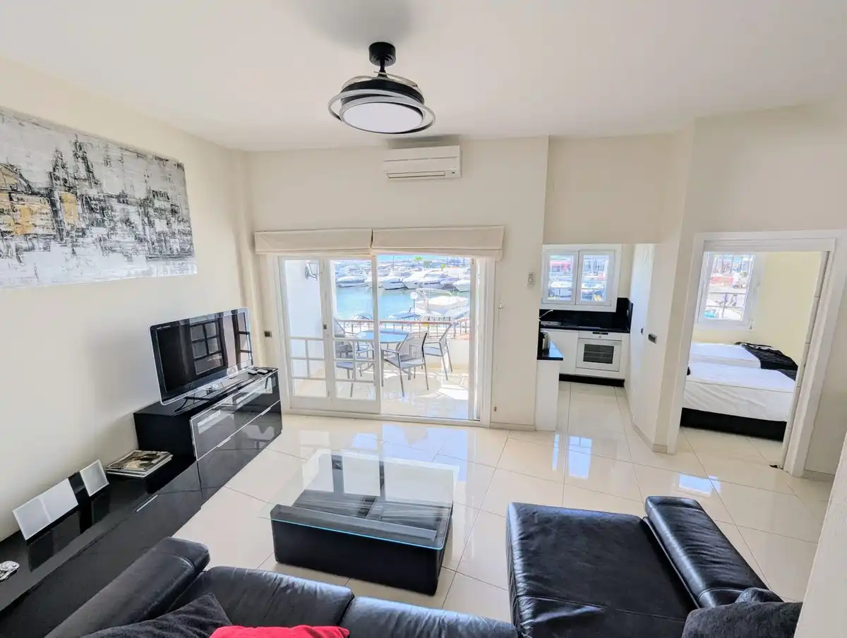 Sala de estar de Ático en venta en Marbella con Aire acondicionado, Amueblado y Piscina comunitaria