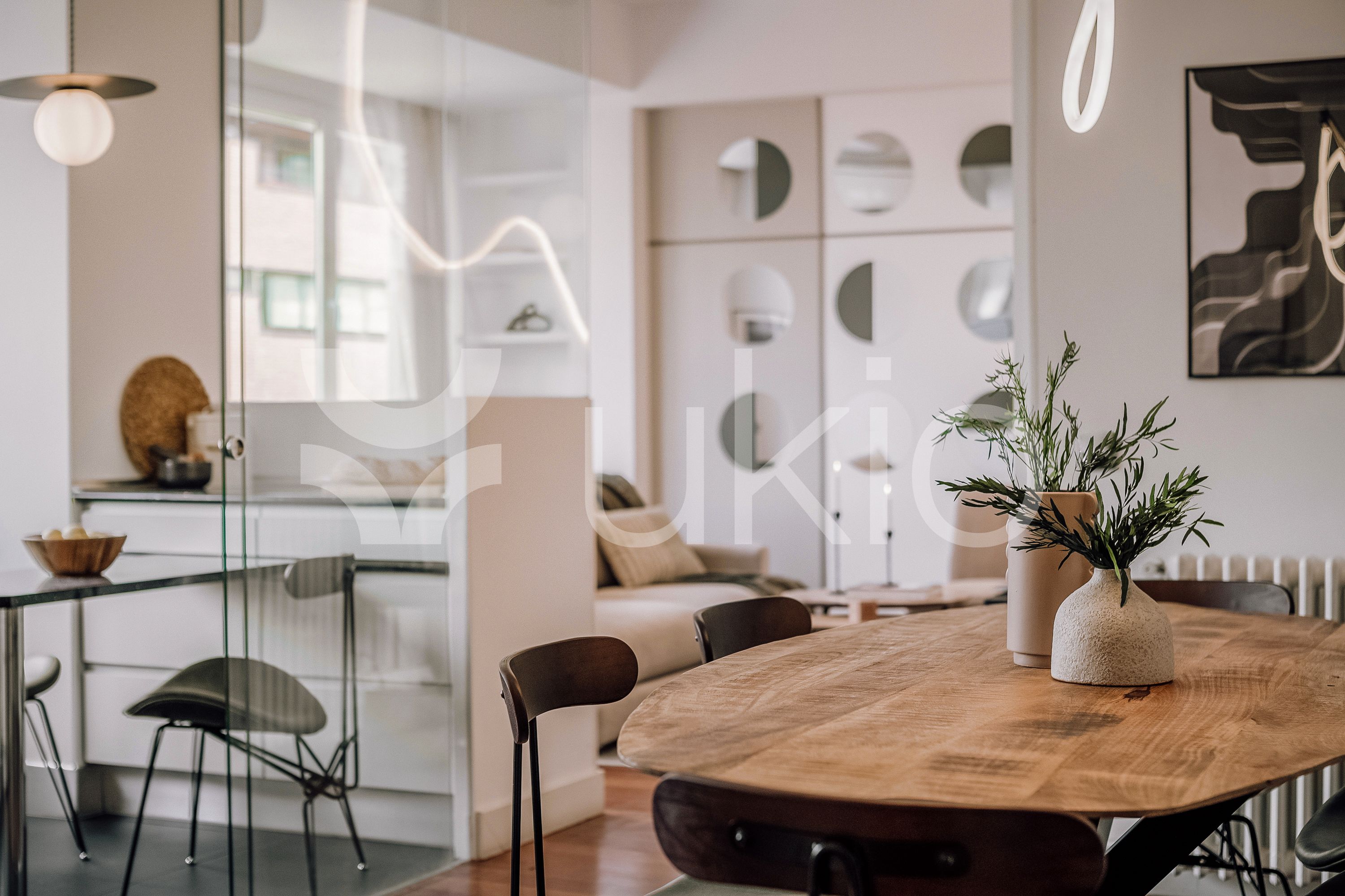 Cuina de Apartament de lloguer en  Madrid Capital amb Aire condicionat, Calefacció i Moblat