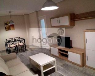 Sala d'estar de Àtic de lloguer en  Sevilla Capital amb Aire condicionat, Terrassa i Moblat