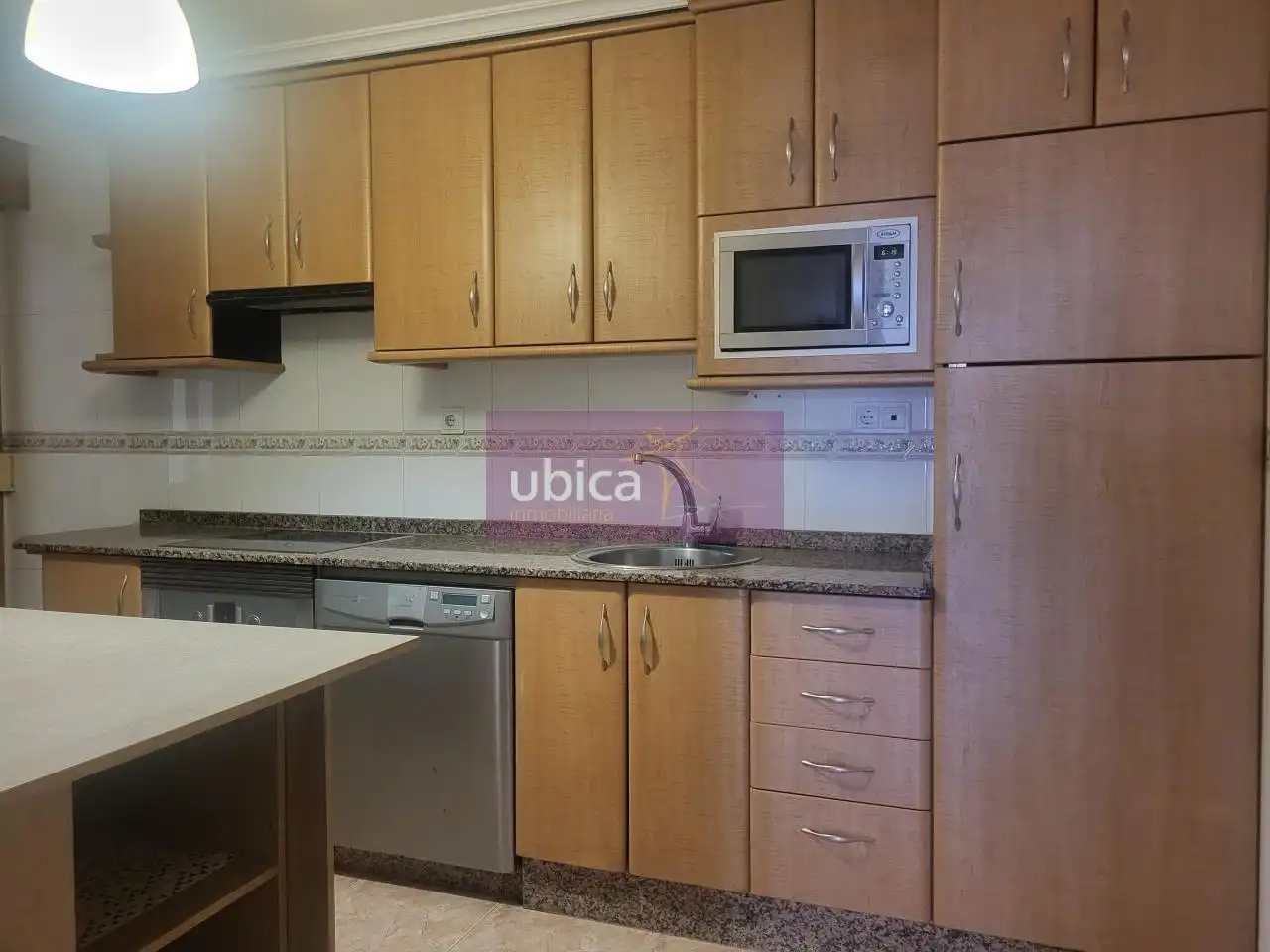 Cuina de Pis en venda en Ponteareas amb Calefacció, Parquet i Terrassa