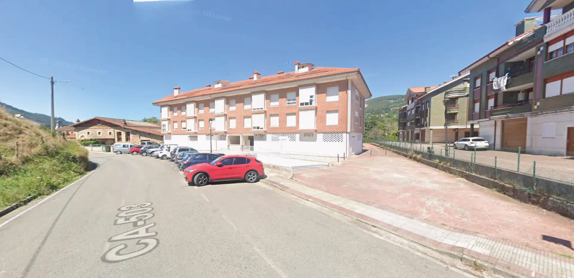 Außenansicht von Erdgeschoss zum Verkauf in Ampuero mit Heizung, Parkett und Möbliert