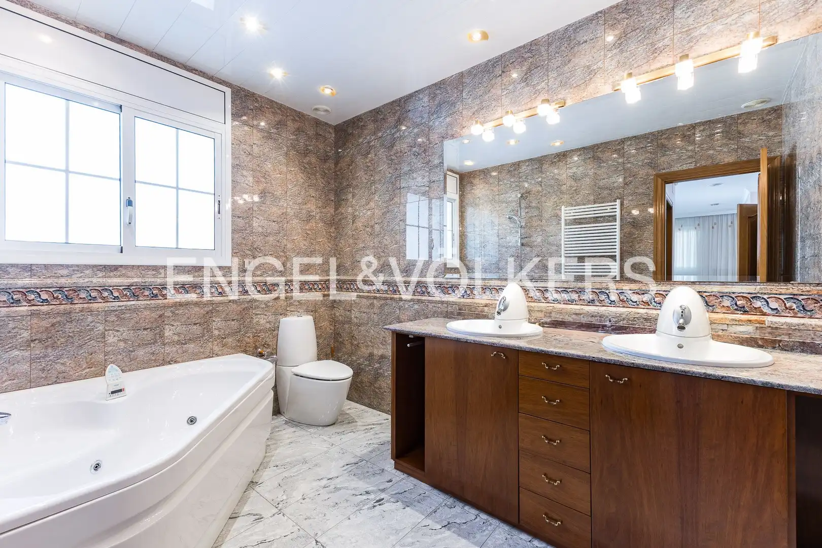 Baño de Casa o chalet en venta en Molins de Rei con Aire acondicionado, Calefacción y Jardín privado