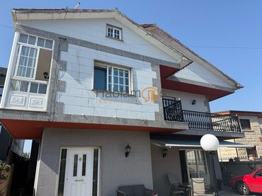 House with garden for sale in Cambados
