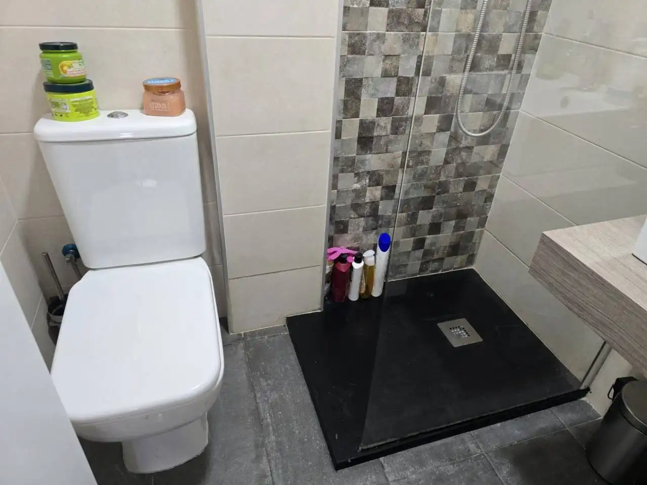 Badezimmer von Maisonette zum Verkauf in Terrassa mit Klimaanlage, Heizung und Parkett